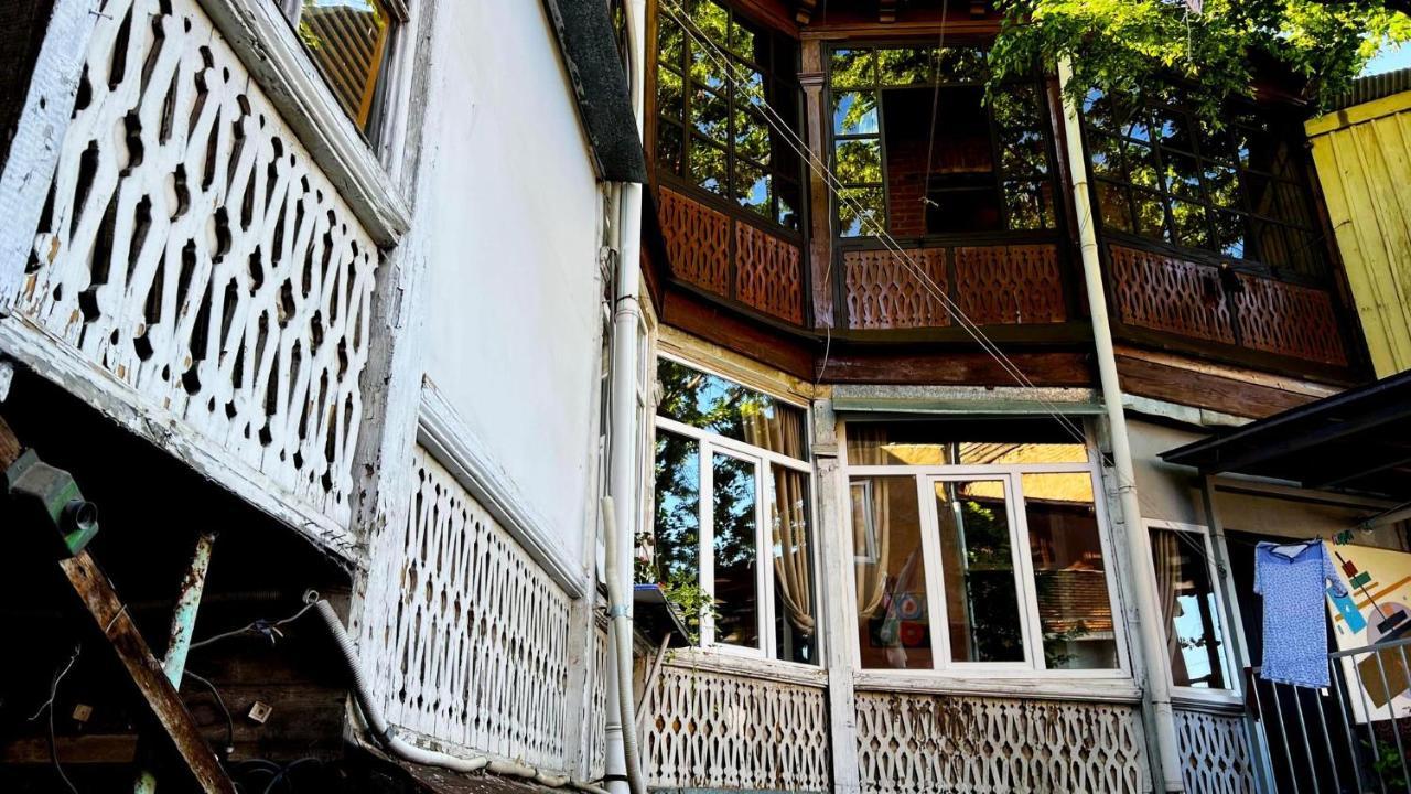 Hostel Pirosmani Tiflis Exterior foto