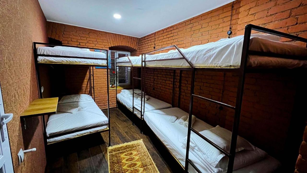 Hostel Pirosmani Tiflis Exterior foto